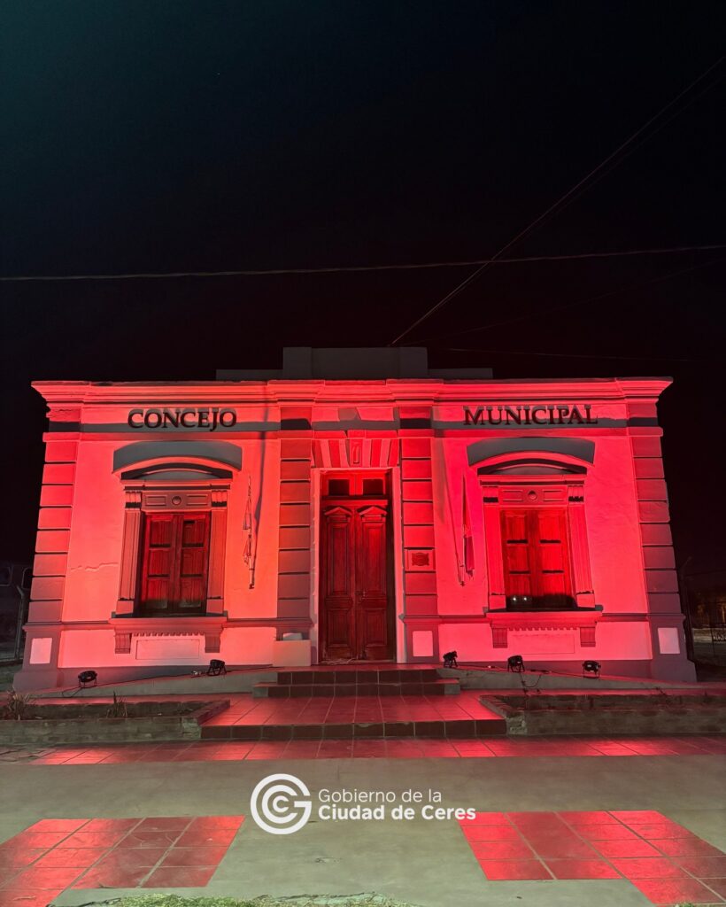 Nuestra ciudad iluminada de naranja para honrar la memoria de los hermanitos Bibas 3 concejo