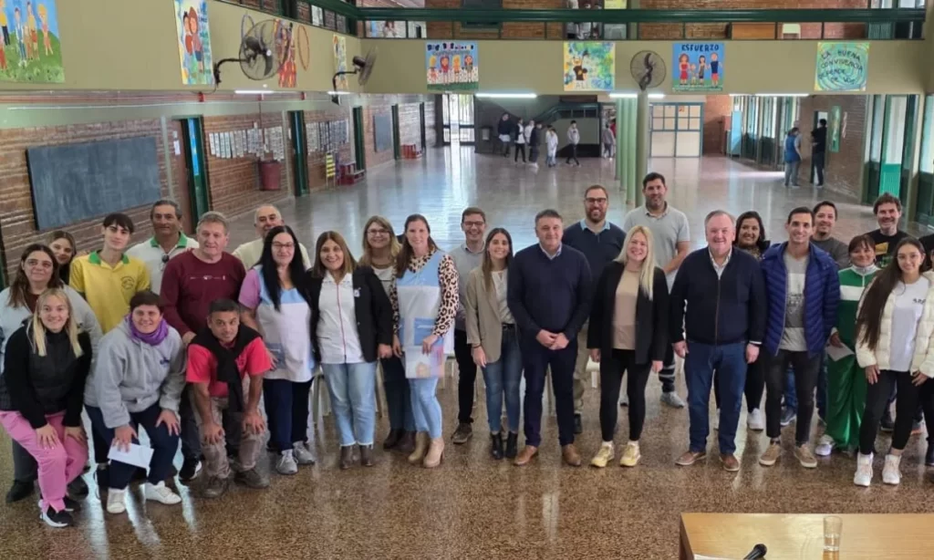 Michlig: “Nosotros seguimos estando, cara a cara con la gente, con hechos concretos y presencia permanente” 2 aportes ceres 2