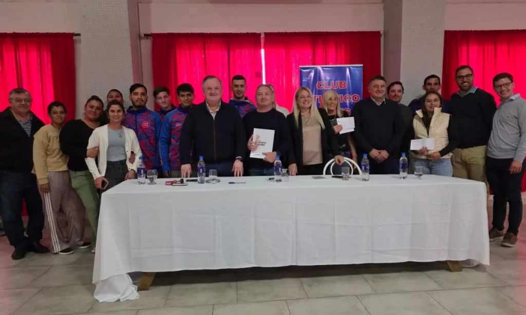 Michlig: “Nosotros seguimos estando, cara a cara con la gente, con hechos concretos y presencia permanente” 3 aportes ceres 3