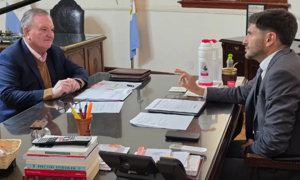 El Senador Michlig mantuvo “una extensa y productiva” reunión de trabajo con el Gobernador Maximiliano Pullaro 2 felipe pullaro 1