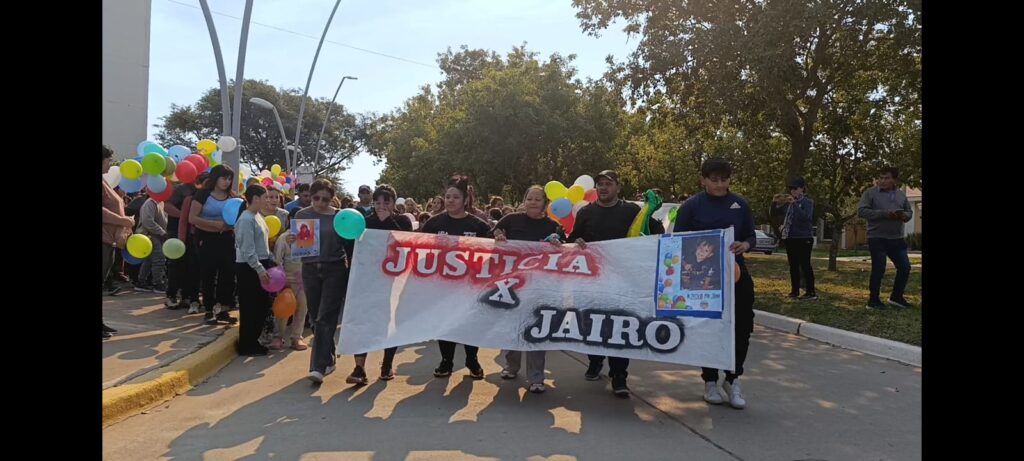 Cientos de Globos de Colores reflejaron el pedido de Justicia por Jairo 3 jairo 5