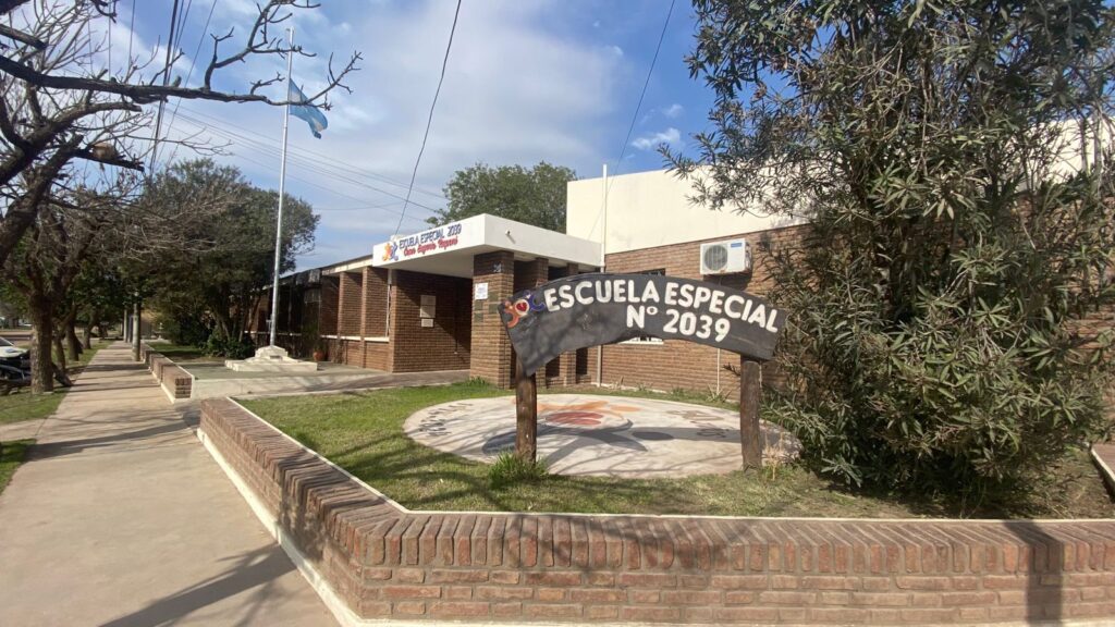 La Escuela Especial comenzó a recibir donaciones por la Inauguración de Ceres Automotores 3 escuela especial