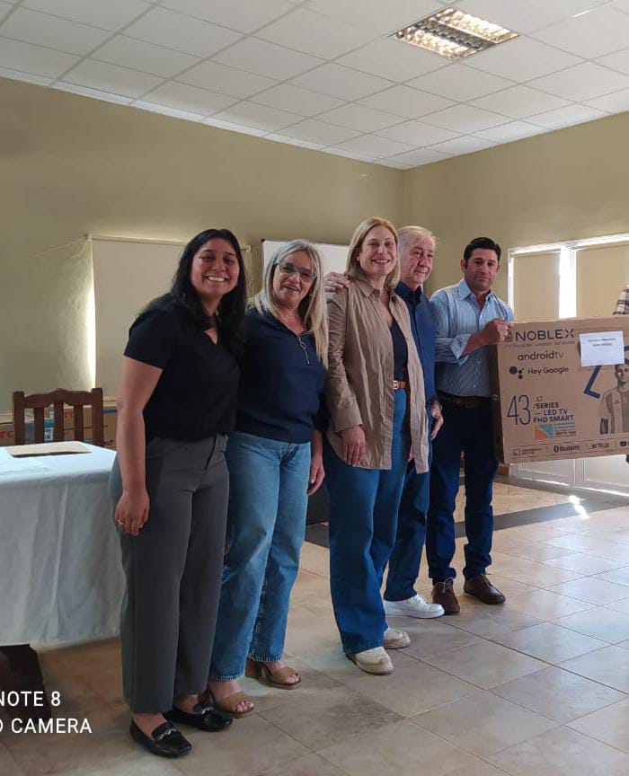 Montefiore: Pablo Zárate gestionó ante provincia un TV para la escuela primaria 6122 2 scaglia sarate