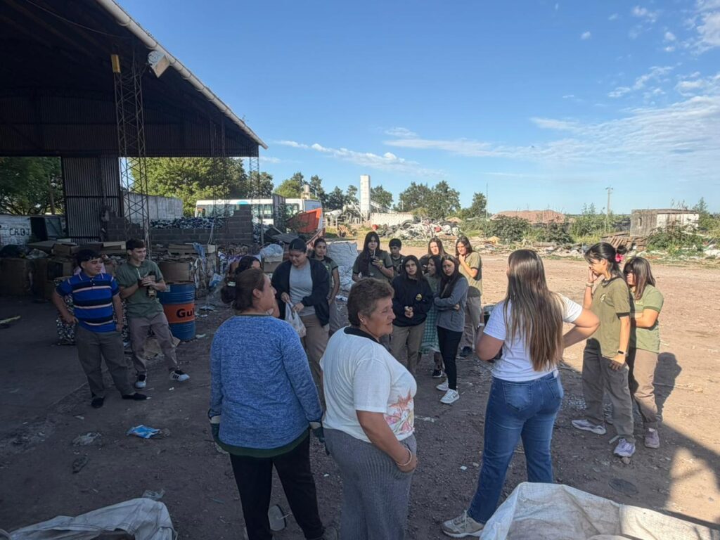 Alumnos de la Agro visitaron la Cooperativa "Reciclar Ceres" 2 agrotec
