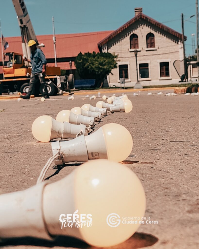 El Gobierno se prepara para encender el Arbolito y realizar actividades navideñas 3 ARBOL