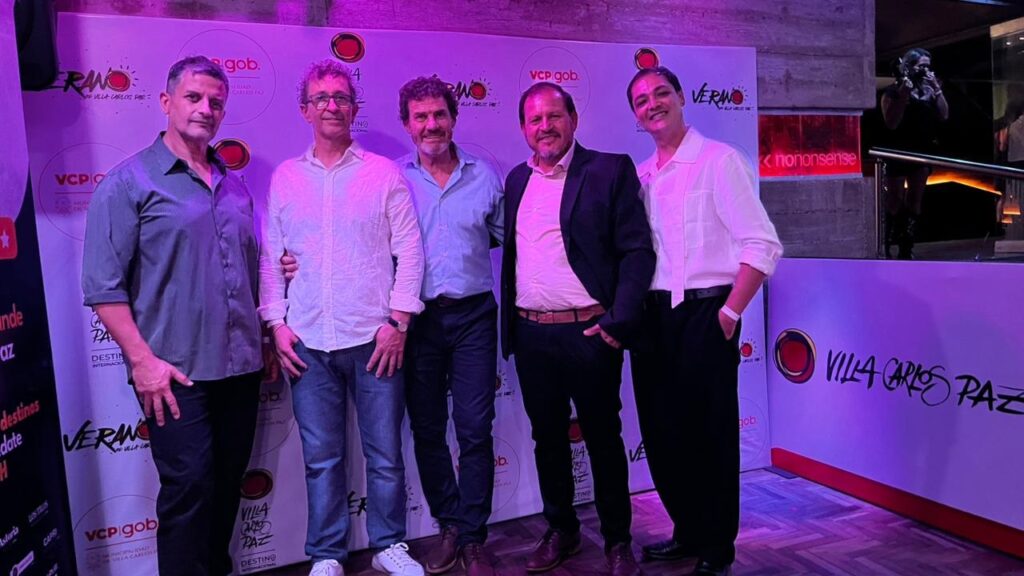 ROTOS EN LA VILLA