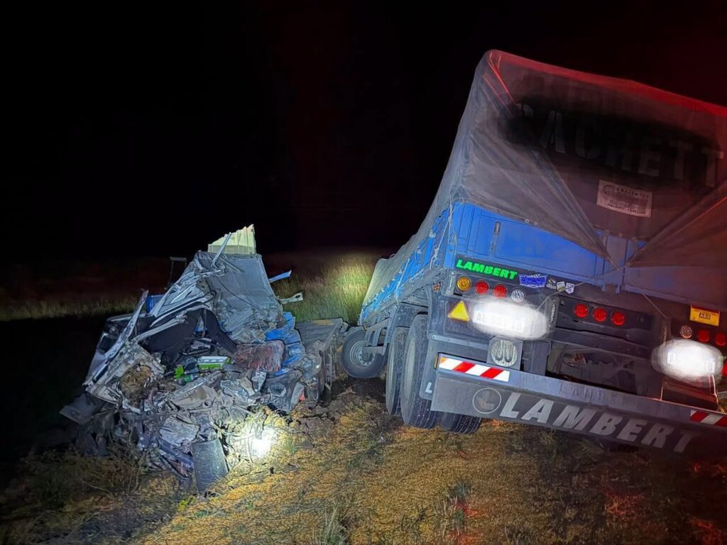 Trágico choque entre dos camiones sobre la Ruta Nacional 34: un camionero falleció 3 camion