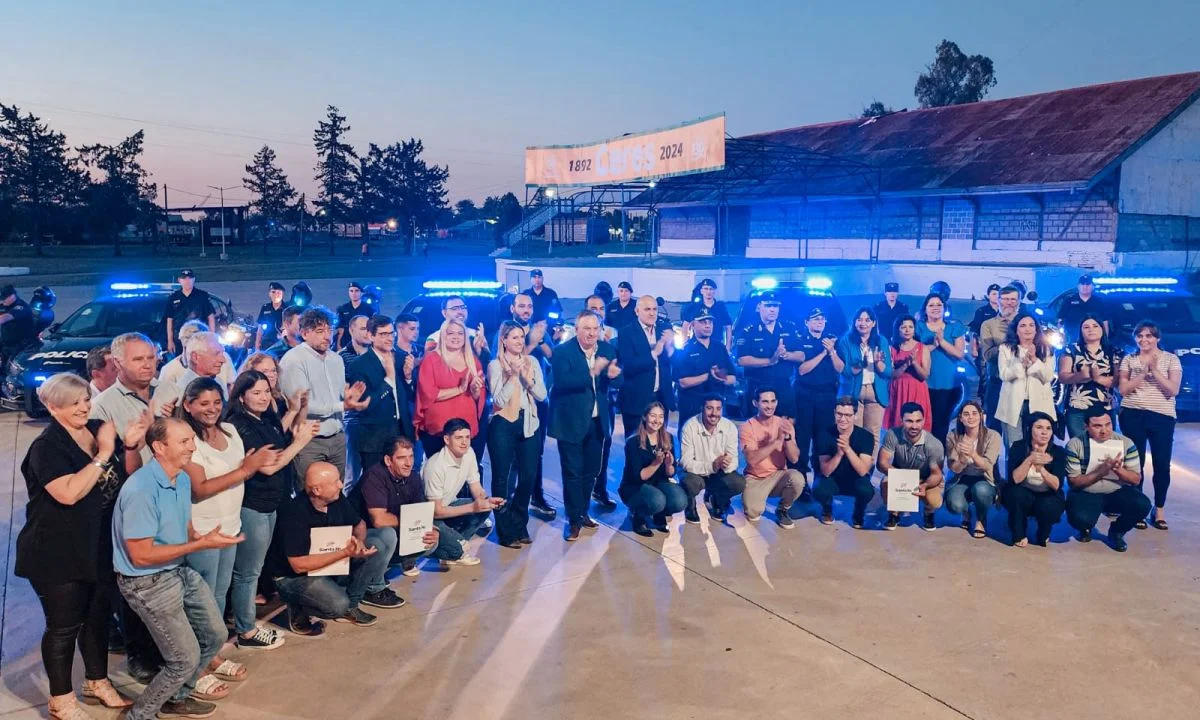Entrega de nuevos móviles policiales y firma de convenios para localidades del Dpto. San Cristóbal 1 patrulleros ceres 6