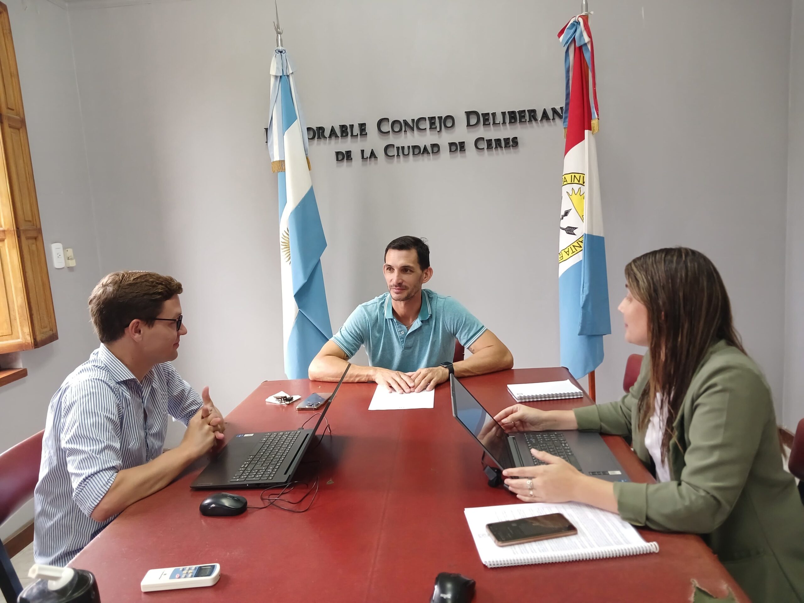 Enojo del Oficialismo con la Concejal Guirado por no ir a trabajar. La definieron como Ñoqui 1 concejales scaled