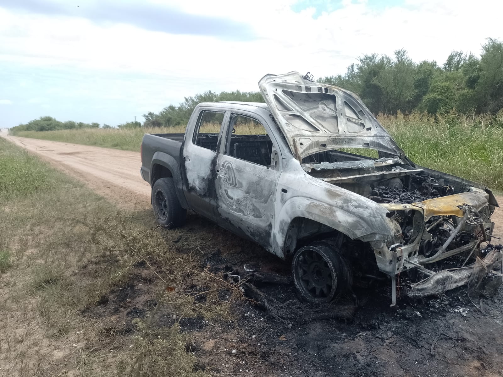 Ceres: se incendió una camioneta en zona rural 1 incendio