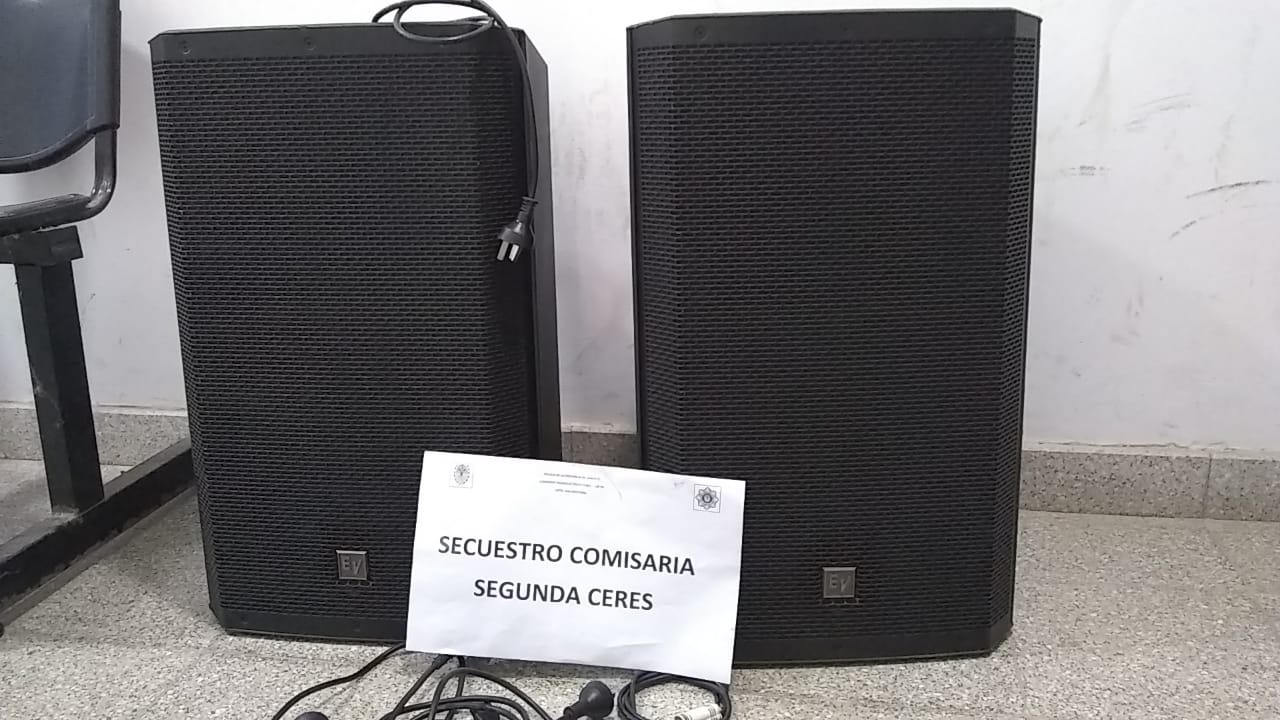 Recuperaron parlantes robados al Liceo Municipal. 1 parlantes