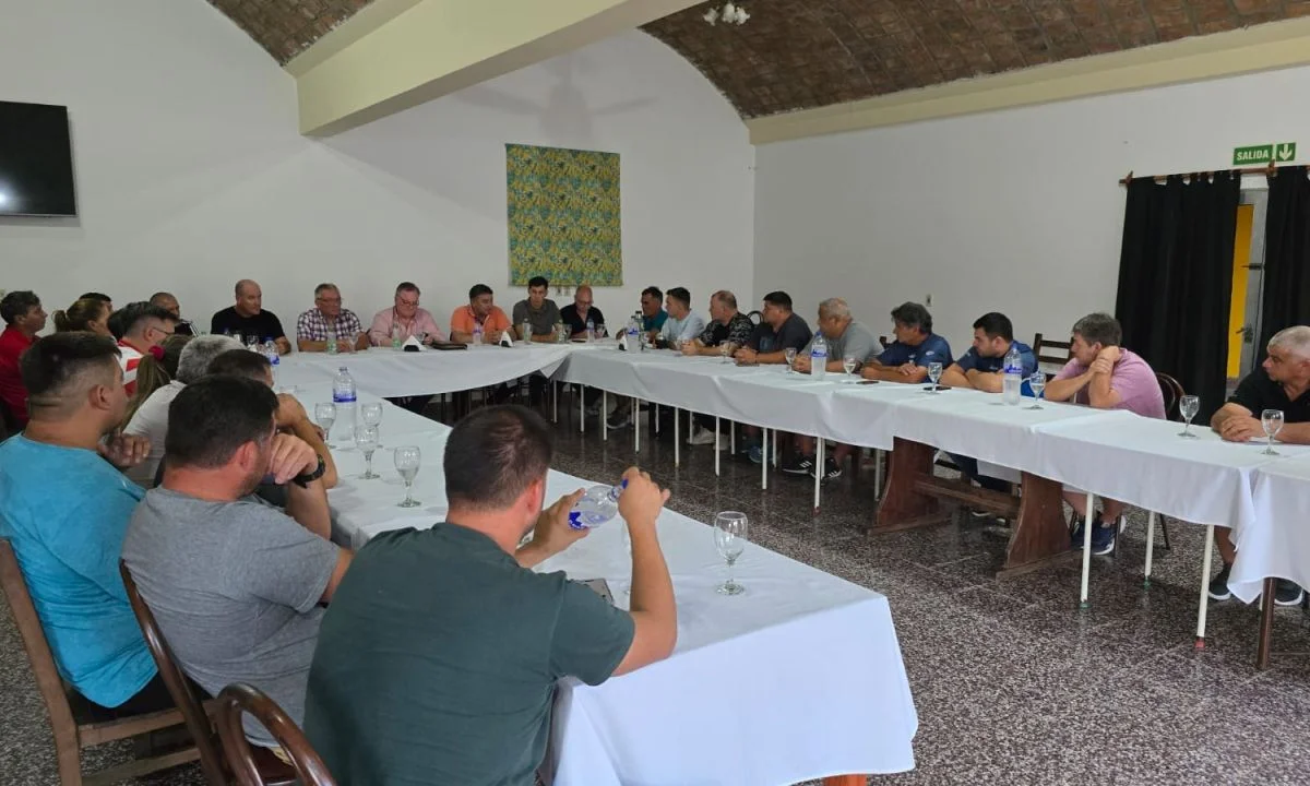 Se delinearon aspectos organizativos de la 2° Edición de la Copa de Fútbol “Departamento San Cristóbal”. 1 copa departamental 4