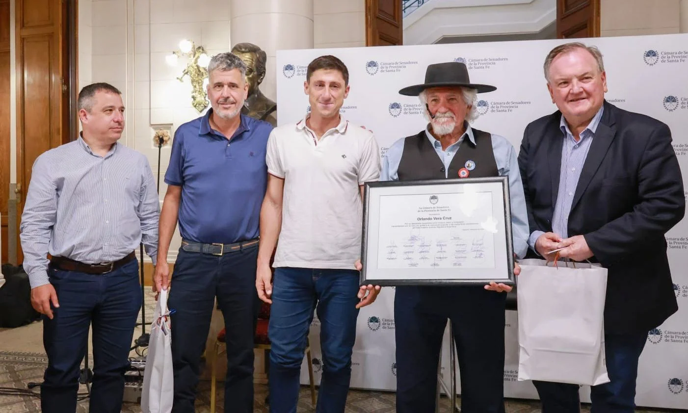 Reconocimiento del Senado al cantautor Orlando Vera Cruz 1 vera cruz 1