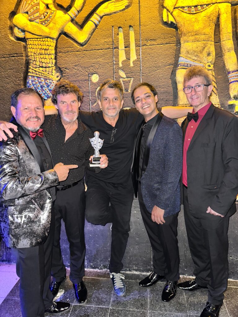 “Grandes del Teatro” reconoció la Obra Rotos de Amor 4 7bc08005 0361 4748 9c53 a47b248c8b15